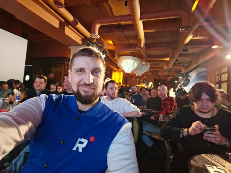 Сходили на презентацию. Смотрим новый смартфон IQOO 15R.Интересный аппарат. Тонкий, но 7600 мАч.Тут на кажд... — prohitec